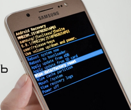 Не включается телефон Samsung: что делать и как быть?